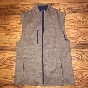 Johnnie O size large vest